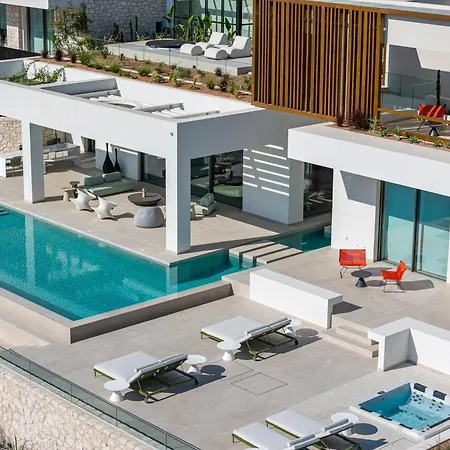 Vila Stella Cadente - Awaken To 5star Luxury By Etouri